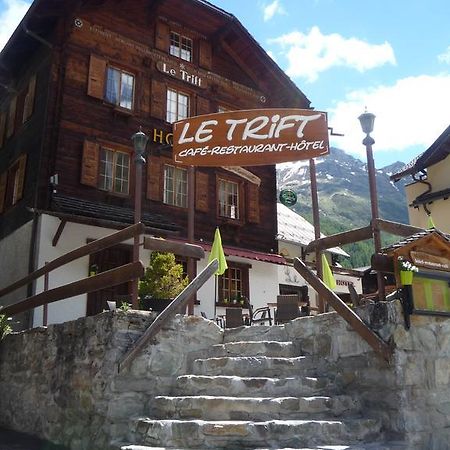Hotel - Petit-Dejeuner Le Trift 지날 외부 사진