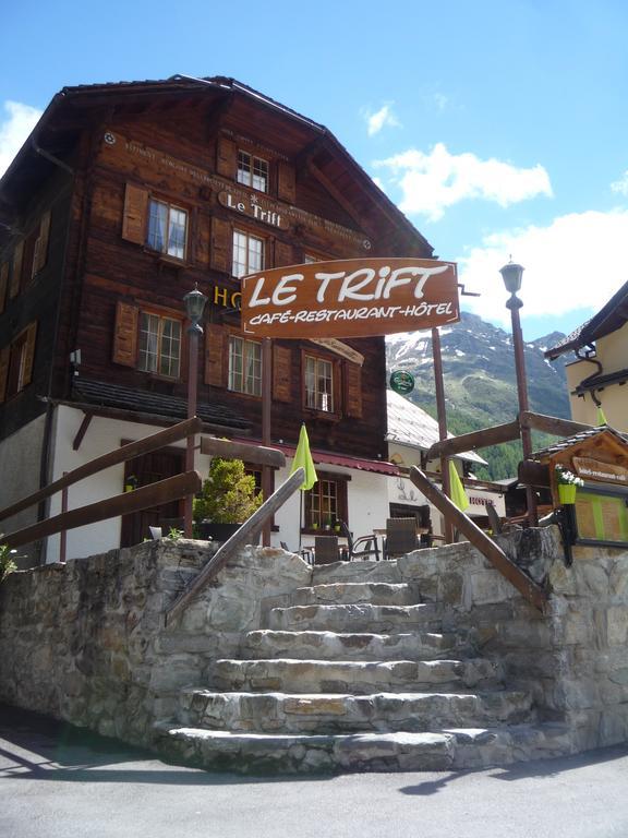 Hotel - Petit-Dejeuner Le Trift 지날 외부 사진