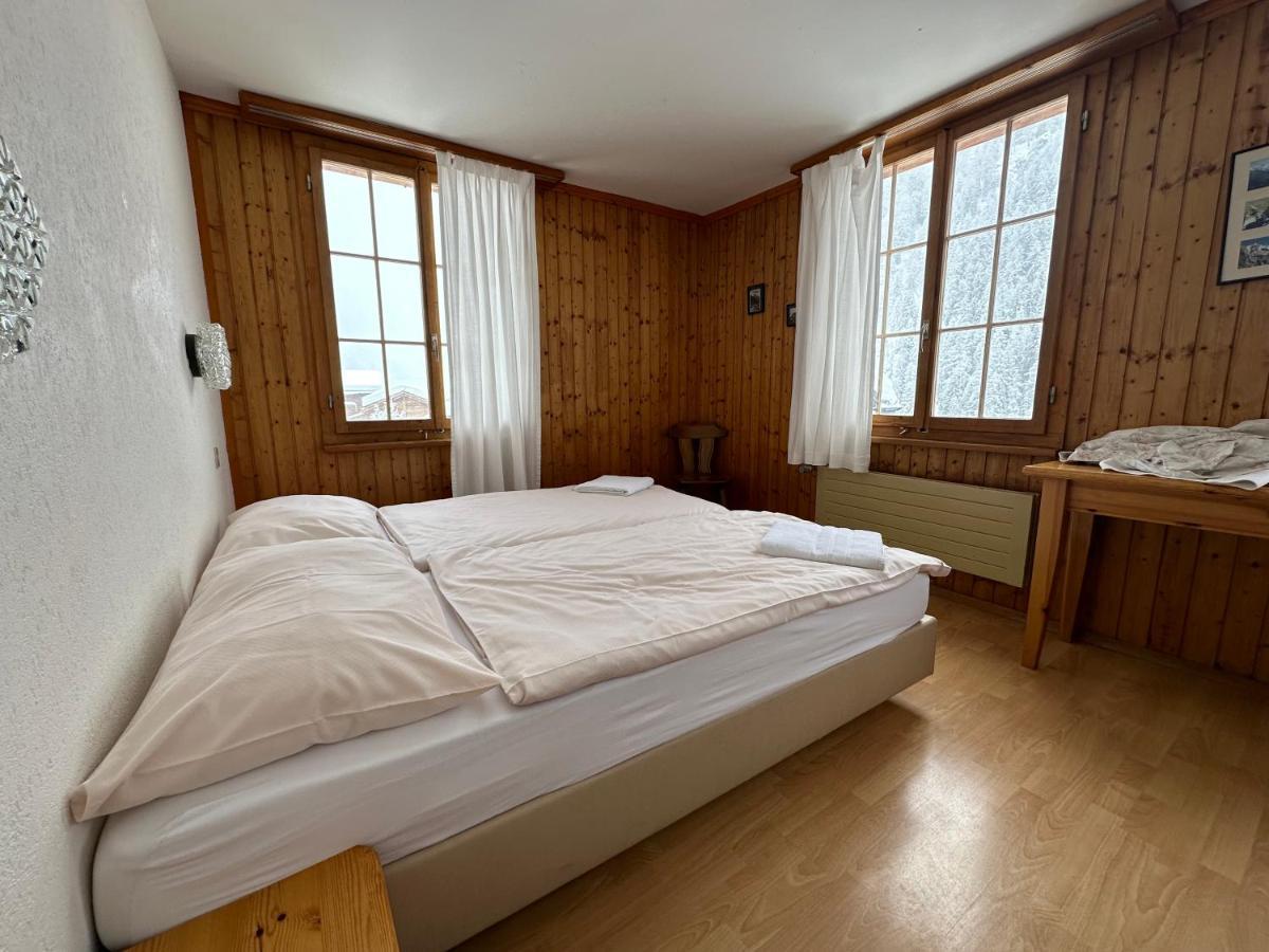 Hotel - Petit-Dejeuner Le Trift 지날 외부 사진